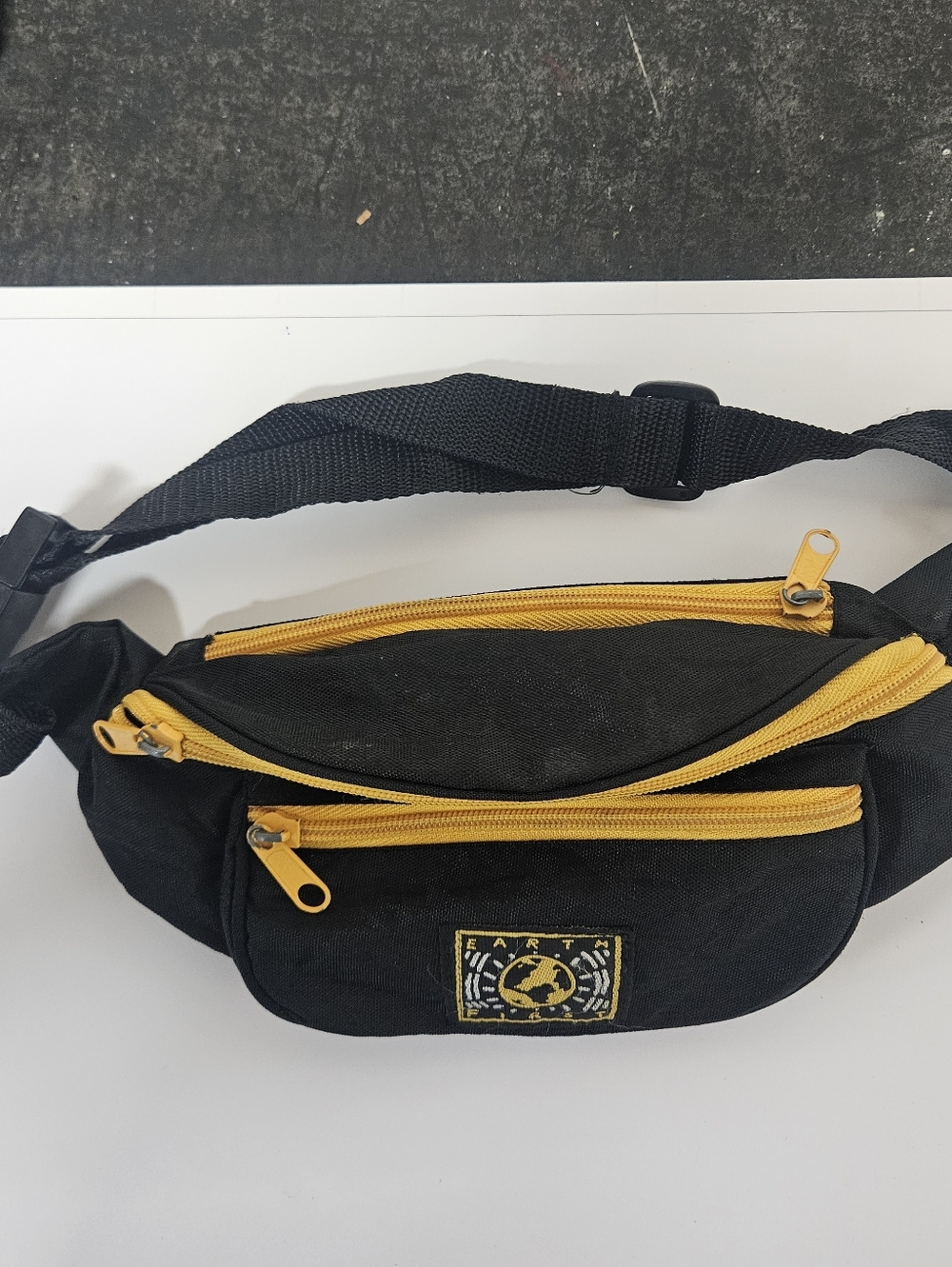 Vintage 90's Rad Earth First Fanny Pack Black and Yellow Waist Bag MIS0003
